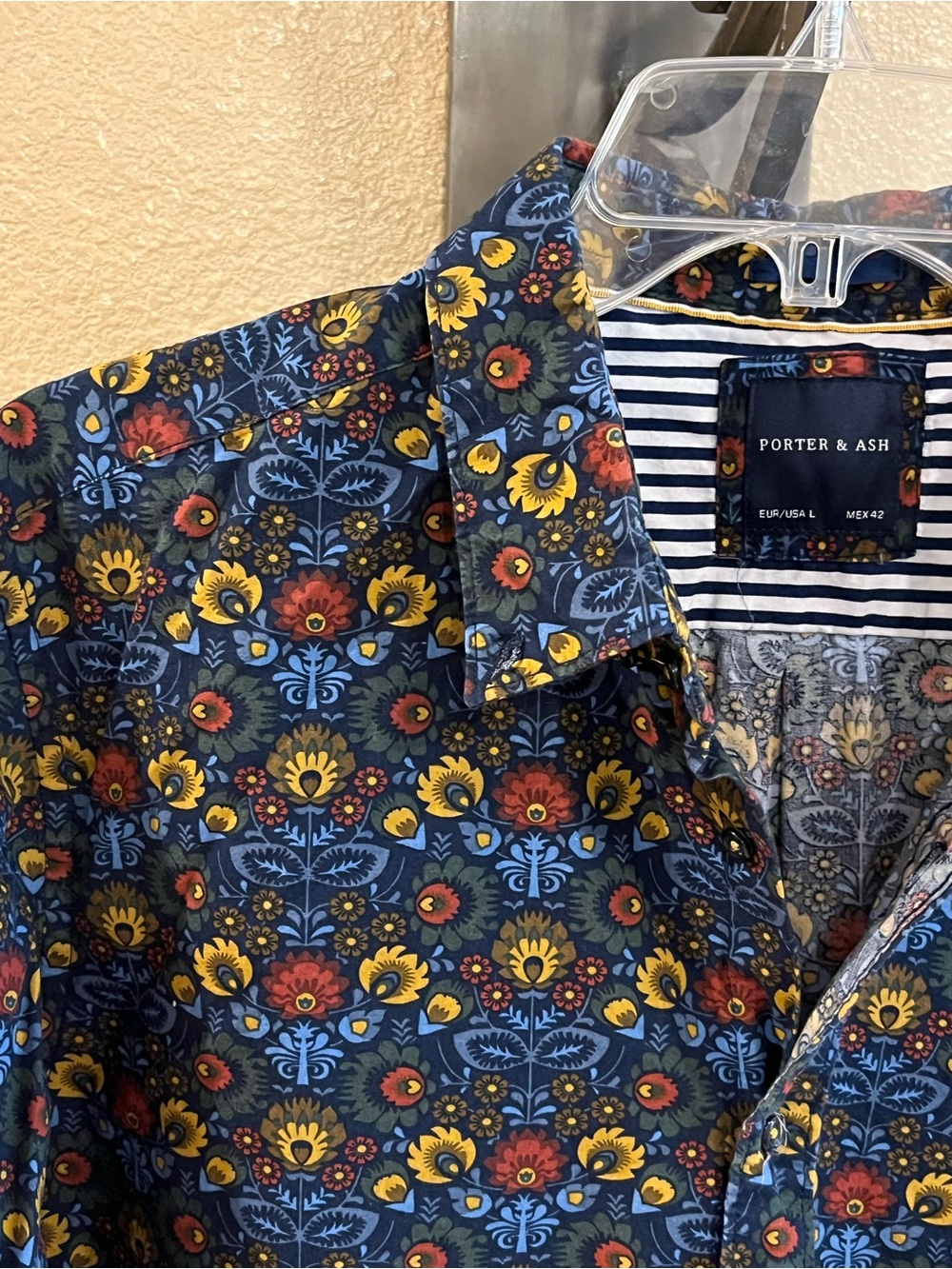 Porter & Ash Floral Print Button-Up shirt. 100% cotton. Navy blue yellow red. L - Picture 3 of 10